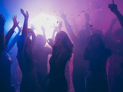 Ζάκυνθος: Καταγγελία για πάρτι σε τουρισ...