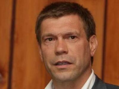 Καρέ καρέ η βίαια επίθεση μαινόμενων Ουκ...