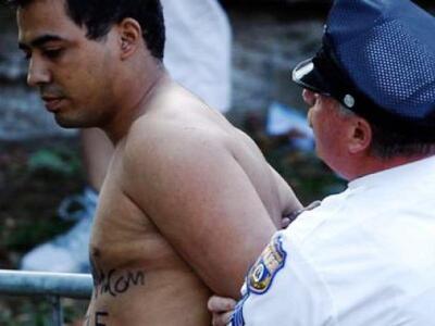 Γυμνός μπροστά στον Ομπάμα για ένα εκατο...