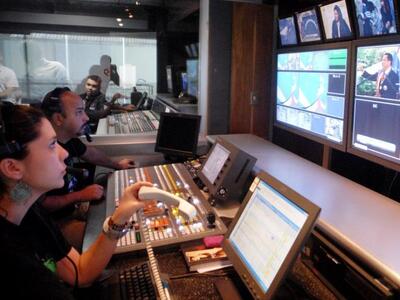 Η Κομισιόν ζητά εξηγήσεις από την κυβέρν...