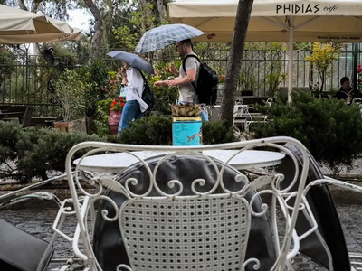 Καιρός: Υποχωρεί ο καύσωνας και φέρνει κ...