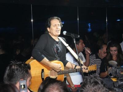 O θρυλικός Πασχάλης live  στο Disco Room!