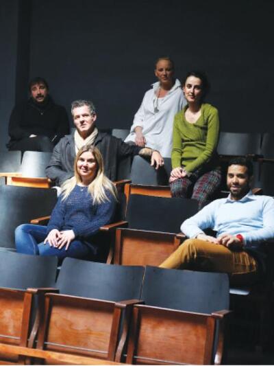 Η ομάδα των "Γραμμών Τέχνης".