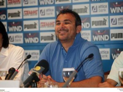 Ο Αντώνης Ρέμος μιλά για τη σχέση του με τη Ζέτα