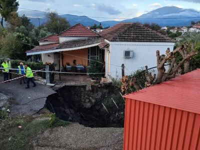 Γη “κατέρρευσε” στην Αιτωλοακαρνανία - Κ...