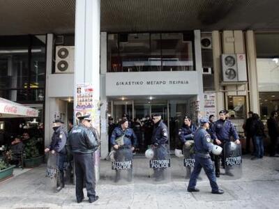 Απέδρασε κρατούμενος από τα Δικαστήρια Πειραιά