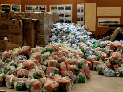 Βραχναίικα: Τρόφιμα και νερό για τους σε...