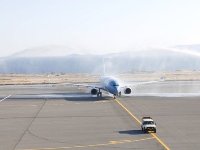 Με αψίδες νερού, λύρες και τεστ κορωνοϊο...