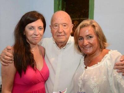 Με τον Μίμη Πλέσσα και την σύζυγό του Λο...