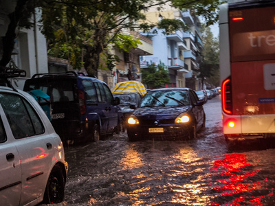 Κακοκαιρία: Ξεχείλισε ρέμα στη Λακωνία κ...