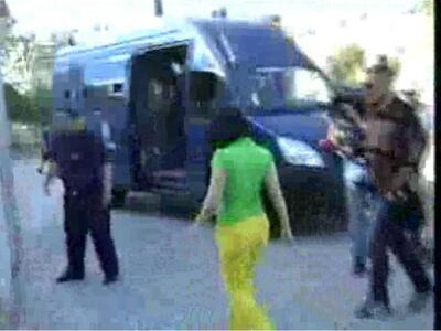 "Πλακώθηκε" με συγκρατούμενές ...