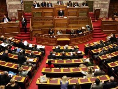 Κόντρα στη Βουλή για τον θάνατο των φοιτ...