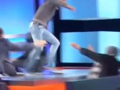 Ξυλοκόπησε τη μητέρα του σε στούντιο εκπ...