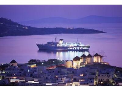 Μύκονος: Ανεμοι και έλλειψη υποδομών «δι...