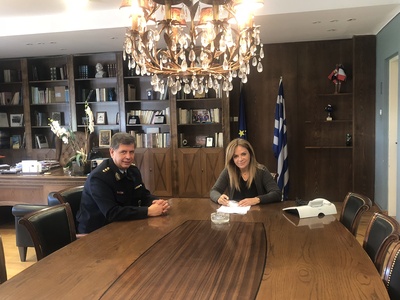 Η Αντιπεριφερειάρχης Χριστίνα Σταρακά συ...