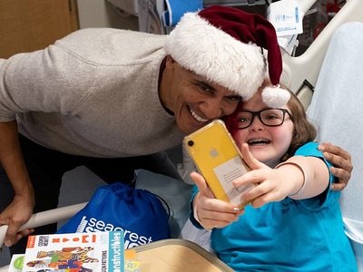 Ο Μπάρακ Ομπάμα ήταν ο Άη- Βασίλης στο  ...