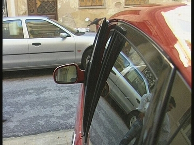 Σπείρα ανηλίκων διαρρηκτών σκορπά τον τρ...