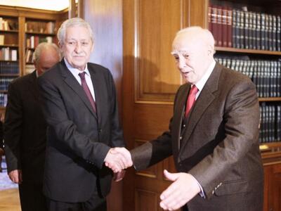 Συμβούλιο πολιτικών αρχηγών ζήτησε από τ...