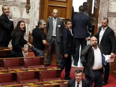 Βουλευτής της Χρυσής Αυγής αποβλήθηκε απ...