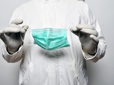 Κορωνοϊός: Οι άνθρωποι που μολύνθηκαν σκόπιμα 