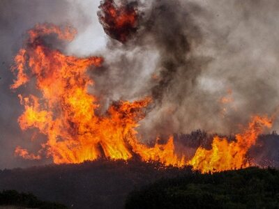 Πυρκαγιά στο Σανταμέρι-Πνέουν ισχυροί άνεμοι 