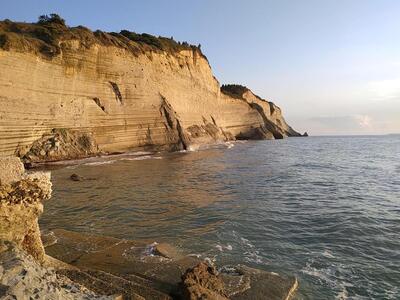 Λογγάς Κέρκυρας: Εδώ κολυμπούσαν οι Νηρη...
