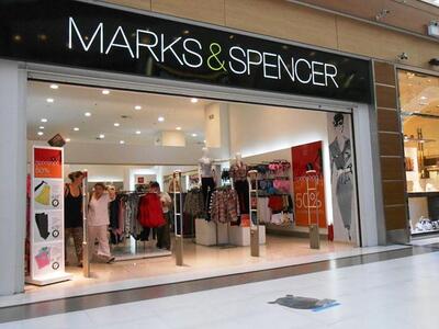 Η Marks & Spencer κλείνει 100 καταστ...