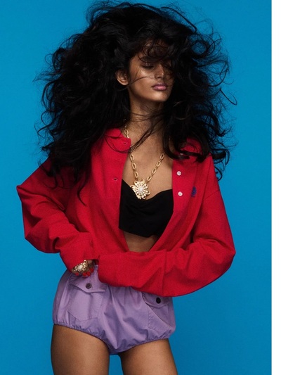 Σύνολο Prada και κοσμήματα Boucheron 