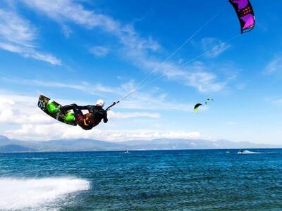 Πάτρα - Δρέπανο: Ωραίο το kite surfing α...