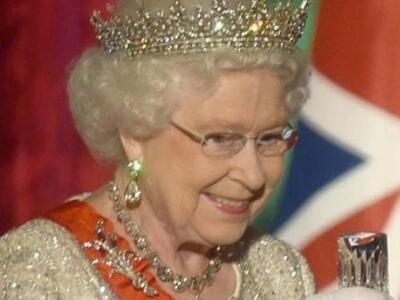 Τέσσερα κοκτέιλ την ημέρα για τη βασίλισ...