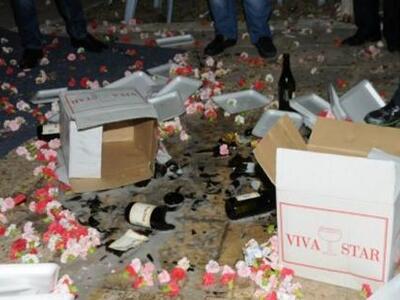 Πάτρα: Έσπαγαν τις σαμπάνιες γιατί δεν π...