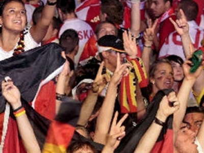 Συγκέντρωση Γερμανών ακροδεξιών κατά της...