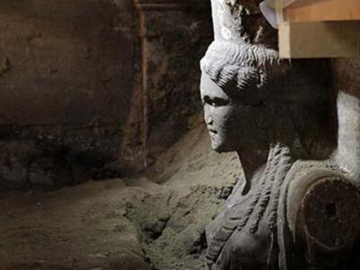 BBC: Η Αμφίπολη αποσπά τους Έλληνες από ...