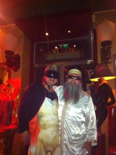 Στα δεξιά ο Αντώνης Παπαντωνόπουλος- Στα...