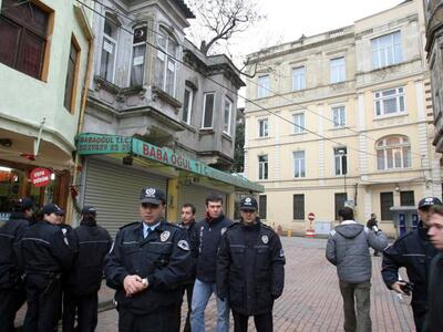 Πυροβολισμοί σε εστιατόριο στην Κωνσταντ...