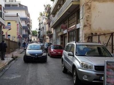 Πάτρα: Ελεύθερο... πάρκιγκ η πεζοδρομημέ...