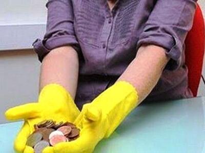 Δεν μπορεί να αγγίξει λεφτά γιατί έχει α...