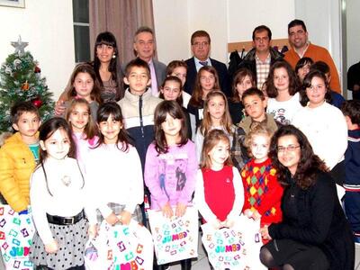 Χαμόγελα και αισιόδοξα προσωπάκια από το...