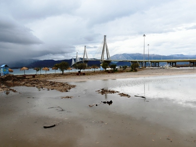 Ρίο: "Ποτάμι" πάλι η παραλιακή – ΒΙΝΤΕΟ