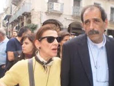 Πάτρα: Ο ΣΥΡΙΖΑ μοιράζει φυλλάδια στο κέ...