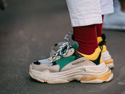 TΡΙΤΗ Η BALENCIAGA