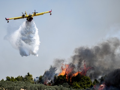 Εξήντα τρεις πυρκαγιές σε ένα 24ωρο- Μαί...