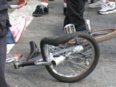 Αγοράκι βγήκε για βόλτα με το ποδήλατό τ...