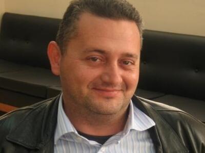 Ο λάκκος, η φάβα και ο… παπάς