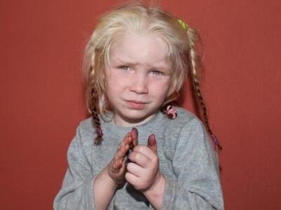 Θρίλερ με την τετράχρονη που βρέθηκε κλε...