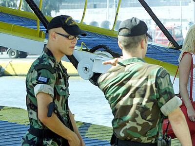 Πάτρα: Οι λιμενικοί τον τσάκωσαν με τα κλοπιμαία