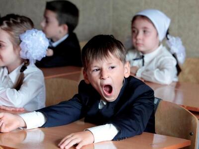 Οι οθόνες "ρίχνουν" τις μαθητι...