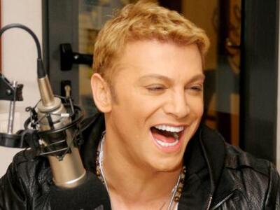 Δείτε τον Τάκη Ζαχαράτο σε ρόλο ...μοντέλου!