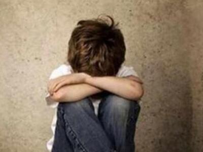 Μητέρα «έπιασε» οικογενειακή φίλη με τον...