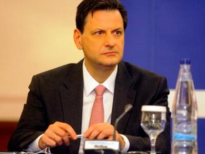 Σκυλακάκης "καρφώνει" Βενιζέλο...